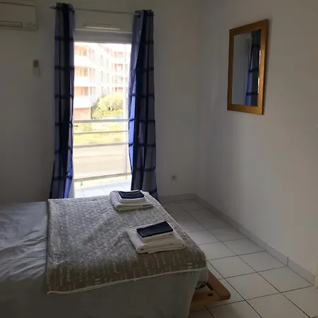 De 45m2 10min Avignon Centre * Les Angles (Gard)